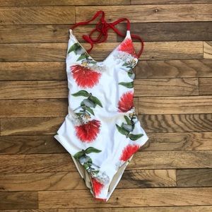 NWT Reversible Magdakine Designs Lace Back Suit